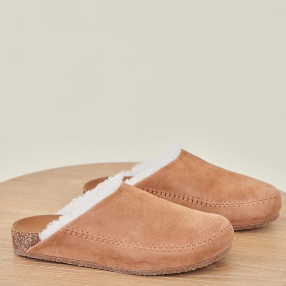 Jenni Kayne Shoes - Jenni Kayne Shearling-Lined Moc Clog in Saddle